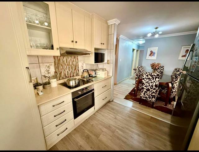 4 BEDROOM HOUSE FOR SALE IN HAYFIELDS